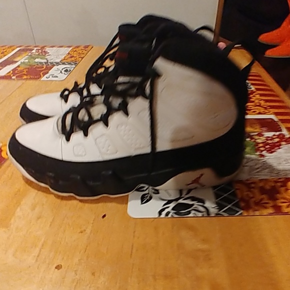 Jordans - Picture 4 of 5